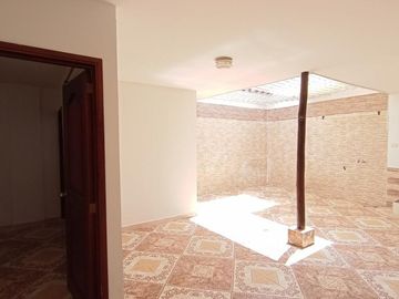 casa en venta en urbanización nueva granada. Cod V107703