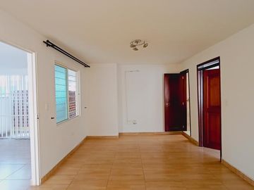 casa en venta en urbanización nueva granada. Cod V107703