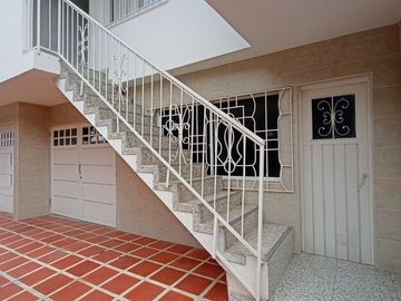 casa en venta en urbanización nueva granada. Cod V107703