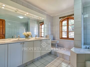 Encantadora y cálida casa en venta. La Reina Alta