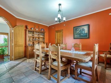 Encantadora y cálida casa en venta. La Reina Alta