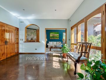 Encantadora y cálida casa en venta. La Reina Alta