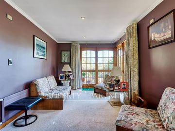 Encantadora y cálida casa en venta. La Reina Alta