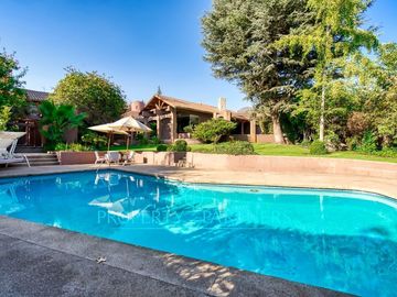 Encantadora y cálida casa en venta. La Reina Alta