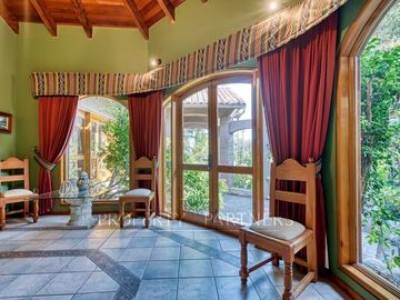 Encantadora y cálida casa en venta. La Reina Alta
