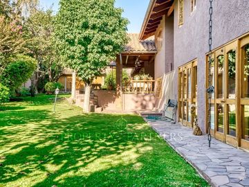 Encantadora y cálida casa en venta. La Reina Alta