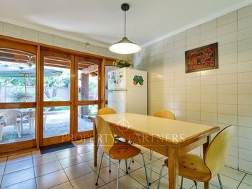 Encantadora y cálida casa en venta. La Reina Alta