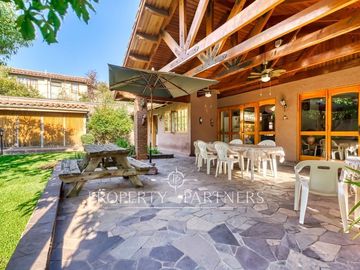 Encantadora y cálida casa en venta. La Reina Alta