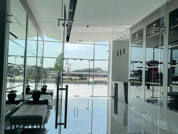 VENTA DE OFICINA EN EDIFICO PLATINUM