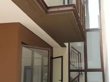 DIJUAL RUMAH WHELFORD 3 LANTAI MURAH DI GREENWICH PARK BSD