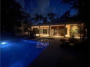 Casas en venta playa del carmen selvanova Coto 10