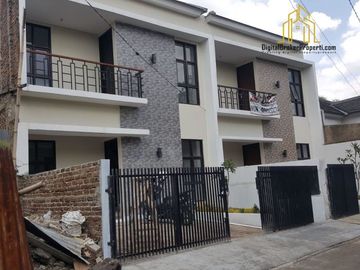 5 Bedroom House for sale