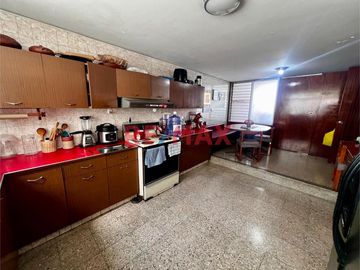 Ministerios y Entidades Gubernamentales:
•	Ministerio de Vivienda, Construcción y Saneamiento: 🏛️📍 Ubicado en la Calle Manuel Gonzales Olaechea 459,