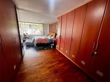 Ministerios y Entidades Gubernamentales:
•	Ministerio de Vivienda, Construcción y Saneamiento: 🏛️📍 Ubicado en la Calle Manuel Gonzales Olaechea 459,