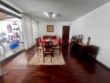 Ministerios y Entidades Gubernamentales:
•	Ministerio de Vivienda, Construcción y Saneamiento: 🏛️📍 Ubicado en la Calle Manuel Gonzales Olaechea 459,