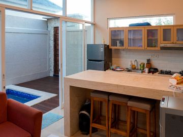 VILLA PRIVATE POOL 2 KAMAR DEKAT JALAN UTAMA DI JIMBARAN