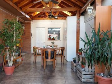 Casa en venta de 5 dorm. en La Florida posibilidad comercial