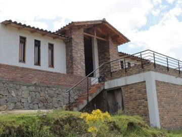 VENTA - ARRIENDO CASA CAMPESTRE EN SOGAMOSO