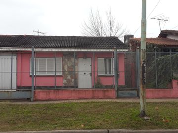 Gran Casa en Castelar Norte- Excelente Ubicación!