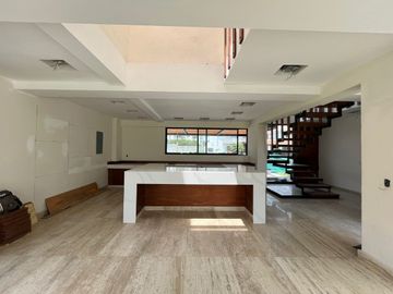 Paraiso Country club