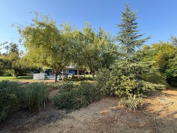 Parcela con gran casa y piscina Sector Liray - Chicureo