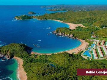 Villa con alberca privada vista al mar y la montaña, panel solar, venta Huatulco