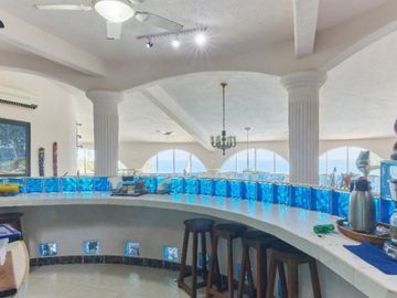 Villa con alberca privada vista al mar y la montaña, panel solar, venta Huatulco