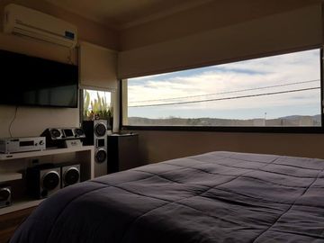 HERMOSO CHALET EN BARRIO CERRADO LOMAS DEL REY. 3 DORMITORIOS + 2 DEPTOS - PARQUE -PSICINA