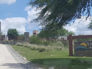 HERMOSO CHALET EN BARRIO CERRADO LOMAS DEL REY. 3 DORMITORIOS + 2 DEPTOS - PARQUE -PSICINA