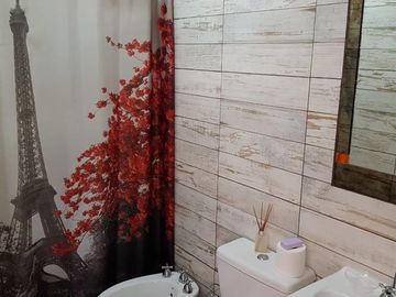 HERMOSO CHALET EN BARRIO CERRADO LOMAS DEL REY. 3 DORMITORIOS + 2 DEPTOS - PARQUE -PSICINA