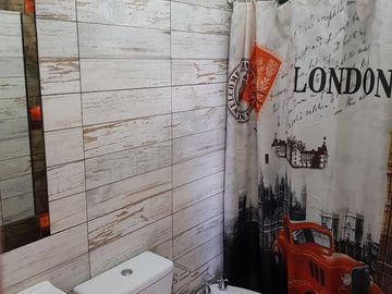 HERMOSO CHALET EN BARRIO CERRADO LOMAS DEL REY. 3 DORMITORIOS + 2 DEPTOS - PARQUE -PSICINA