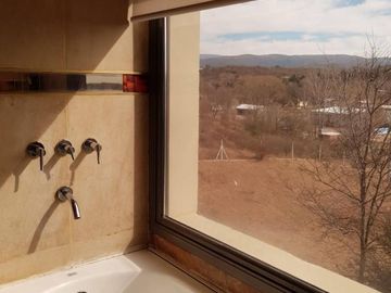 HERMOSO CHALET EN BARRIO CERRADO LOMAS DEL REY. 3 DORMITORIOS + 2 DEPTOS - PARQUE -PSICINA