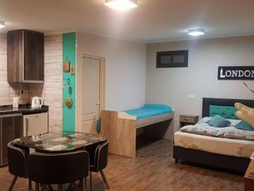 HERMOSO CHALET EN BARRIO CERRADO LOMAS DEL REY. 3 DORMITORIOS + 2 DEPTOS - PARQUE -PSICINA