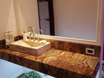 HERMOSO CHALET EN BARRIO CERRADO LOMAS DEL REY. 3 DORMITORIOS + 2 DEPTOS - PARQUE -PSICINA