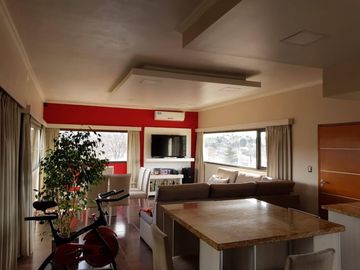 HERMOSO CHALET EN BARRIO CERRADO LOMAS DEL REY. 3 DORMITORIOS + 2 DEPTOS - PARQUE -PSICINA
