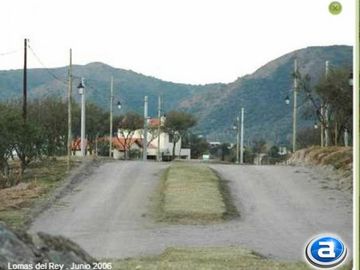 HERMOSO CHALET EN BARRIO CERRADO LOMAS DEL REY. 3 DORMITORIOS + 2 DEPTOS - PARQUE -PSICINA