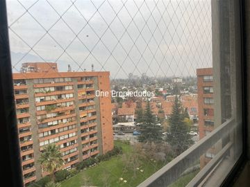 Dpto en arriendo de 3 dorm. 2 baños . 2 Estac. Vitacura