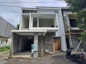 DIJUAL RUMAH MEWAH 2 LANTAI DI MLATI SLEMAN