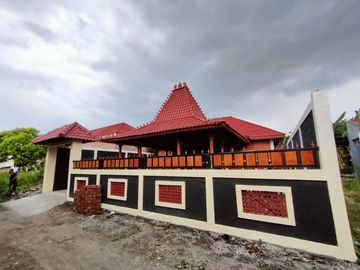 RUMAH JOGLO IDAMAN TANAH LUAS DENGAN KOLAM RENANG DI MLATI SLEMAN