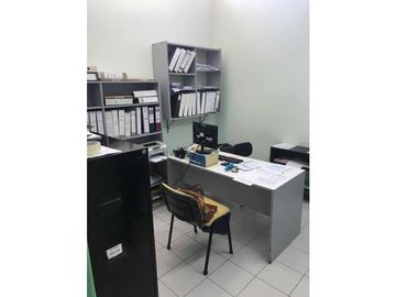 VENTA DE GRAN ESTABLECIMIENTO EN 3 PLANTAS MAS OFICINAS SEPARADAS DISTRITO INDUSTRIAL PESQUERO A METROS DEL ACCESO AL PUERTO