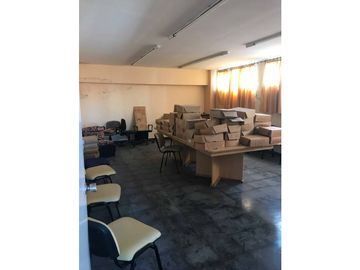 VENTA DE GRAN ESTABLECIMIENTO EN 3 PLANTAS MAS OFICINAS SEPARADAS DISTRITO INDUSTRIAL PESQUERO A METROS DEL ACCESO AL PUERTO