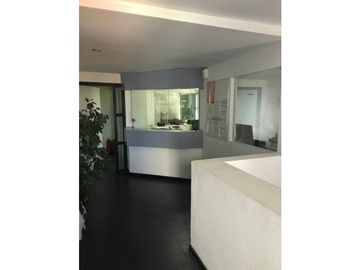 VENTA DE GRAN ESTABLECIMIENTO EN 3 PLANTAS MAS OFICINAS SEPARADAS DISTRITO INDUSTRIAL PESQUERO A METROS DEL ACCESO AL PUERTO