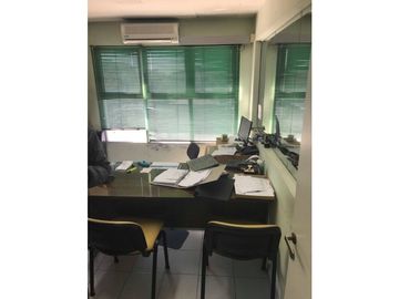 VENTA DE GRAN ESTABLECIMIENTO EN 3 PLANTAS MAS OFICINAS SEPARADAS DISTRITO INDUSTRIAL PESQUERO A METROS DEL ACCESO AL PUERTO