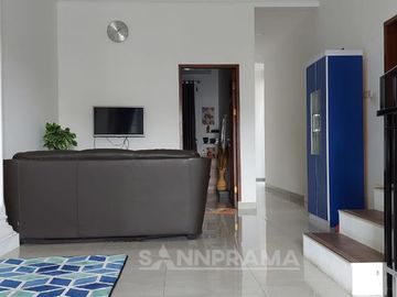 Rumah siap huni setrategis di tengah kota depok