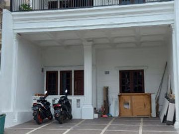 Rumah siap huni setrategis di tengah kota depok