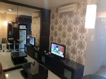 JUAL Apartemen Cosmo Mansion,1BR full furnish high floor