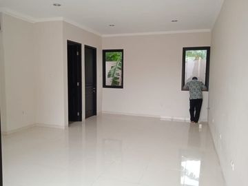 Rumah Mewah Asri dan Strategis di Cisauk BSD 1. 6 M an 10 Jt All in (sarno)