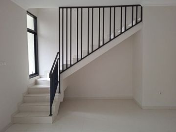 Rumah Mewah Asri dan Strategis di Cisauk BSD 1. 6 M an 10 Jt All in (sarno)