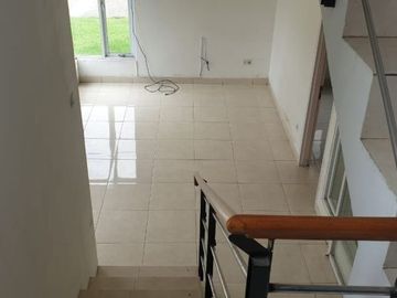 Rumah nyaman jarang ada di antapani dekat arcamanik
