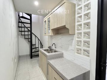 Brand New House 3 Lt Furnished By Vivere Jagakarsa Jakarta Selata